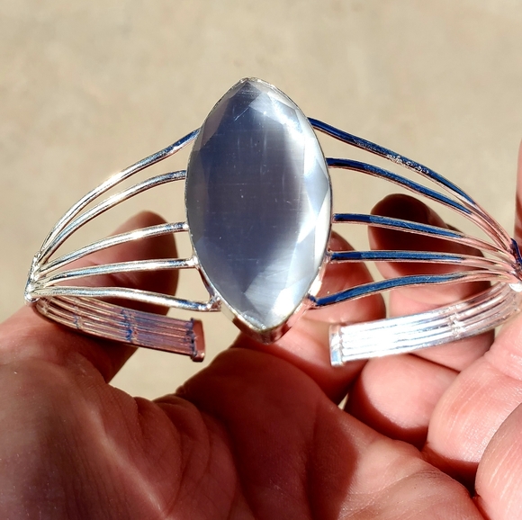 New Cat Eye Silver Cuff Bracelet. - Picture 9 of 14